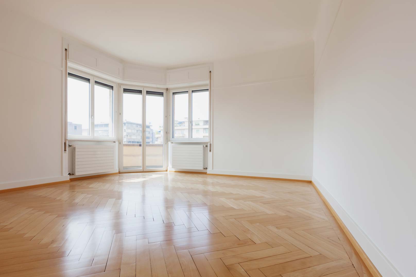 Empty room, the parquet is beautiful